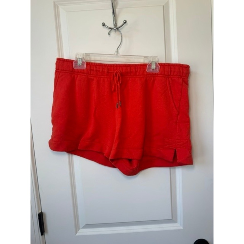 Universal Thread Red Sweat Shorts Womens XL French Terry Drawstring Loungewear